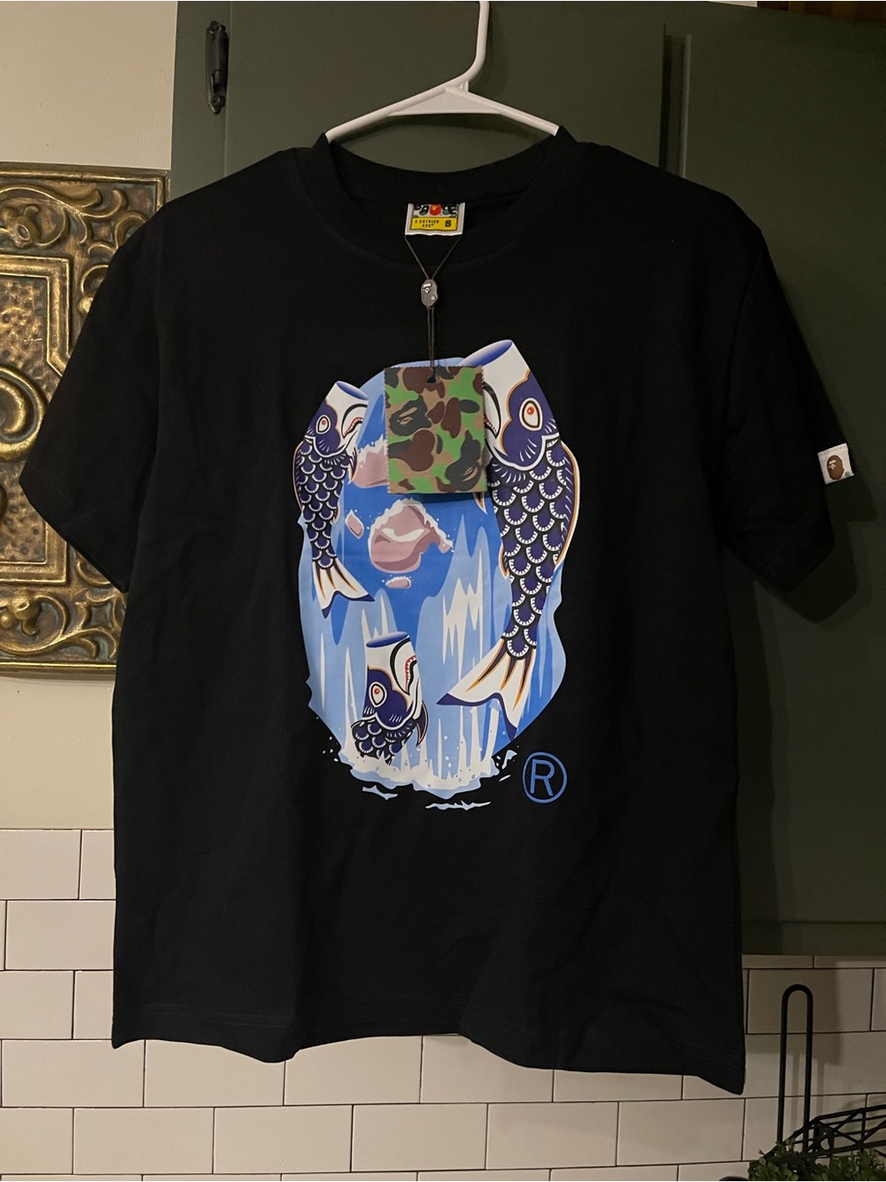 Men’s Graphic Design Tee Size S.